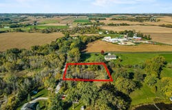 9422 S LAKE Drive, MANITOWOC, WI 54220