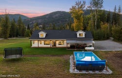 61 Lightfoot Dr, Sandpoint, ID 83864