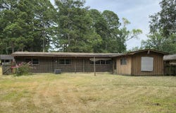 1208 Crestwood Dr, El Dorado, AR 71730