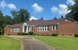 9 Schoolhouse Rd, Cottonton, AL 36871