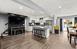 607 N Monroe Avenue, Lindenhurst, NY 11757