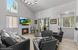 415 E Knotty Pine Ln, Coeur d'Alene, ID 83815