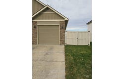 1633 Hickory Ave, Fruitland, ID 83619