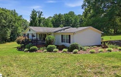 637 Ranch Road, Laurens, SC 29360