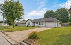 204 Arrowhead Road, Willard, MO 65781