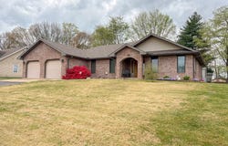 712 Kaitlin Dr, Mountain View, MO 65548