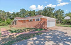 609 E Dewey Street, Malakoff, TX 75148