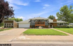 2700 CHINOE RD, Gering, NE 69341