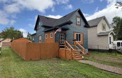 224 3rd St NW, Chisholm, MN 55719