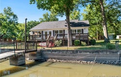 32168 Venture Rd., Stover, MO 65078