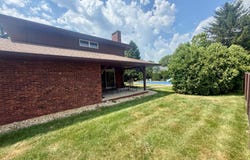 27 Maple Ridge Dr, Morton, IL 61550