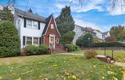 14 Laurel Ave, Clifton City, NJ 07012-1217