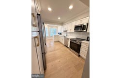 12 RIVER OAKS CIR, BALTIMORE, MD 21208