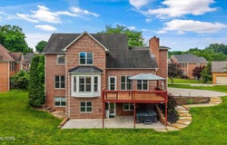 16 Radcliff Terrace, Oak Ridge, TN 37830