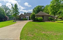 67 Woodside, Hattiesburg, MS 39402