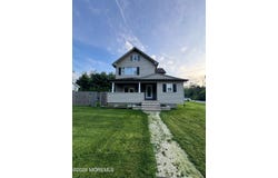 5 Willow Avenue, Matawan, NJ 07747