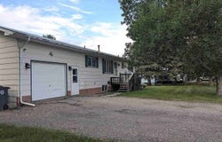 301 6th St, Mohall, ND 58761