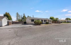 2220 Macs Ave, Heyburn, ID 83336