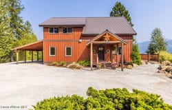 1570 Skyline Dr, Pinehurst, ID 83850