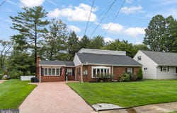 124 GLENWOOD Avenue, MERCHANTVILLE, NJ 08109