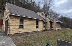 4229 US-421, Manchester, KY 40962