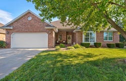 4668 S Warren Road, Springfield, MO 65810