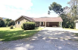 12 River Rd, Vanceburg, KY 41179
