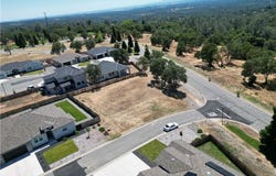 2 Stepping Stone Ct, Oroville, CA 95966