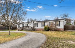 1005 Baumgarten St, Schulenburg, TX 78956