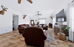 4800 Petter Rainosek Loop, La Grange, TX 78945