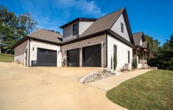 134 Plantation Cir, Killen, AL 35645