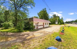 7352 N Dort Highway, Mount Morris, MI 48458