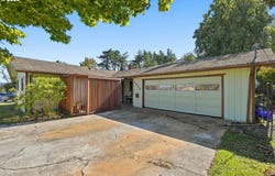 2273 VIRGINIA Ave, NorthBend, OR 97459