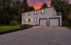 4 Owaissa Drive, Timberlake, OH 44095