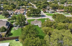 809 E Wall Street, Grapevine, TX 76051