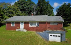 125 Clover Street, Galax, VA 24333