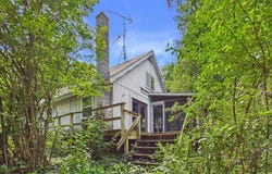 10611 E Omena Road, Northport, MI 49670
