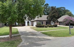 34227 Fountain View Dr, Walker, LA 70785