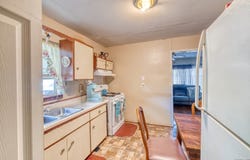 1104 Avenue S, Hondo, TX 78861