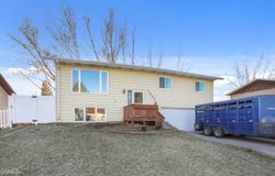1807 8th Avenue East, Williston, ND 58801