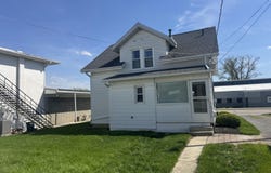 559 E Market Street, Celina, OH 45822
