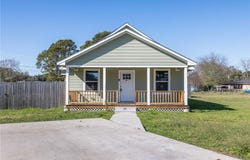 16 Lenora Drive, Hearne, TX 77859