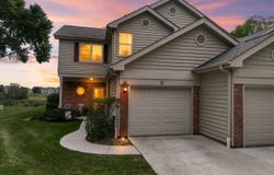 71 Golfview Drive, Glendale Heights, IL 60139
