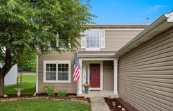542 Waterford Lane, South Elgin, IL 60177