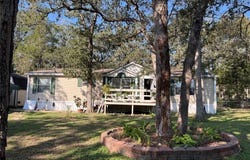 242 Shadow Oak Dr, Bastrop, TX 78602