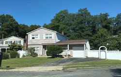 32 Sylvia Circle, Holbrook, NY 11741