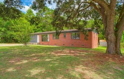 6571 Cedar St, Milton, FL 32570
