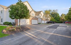 2247 Stoughton Drive, Aurora, IL 60502