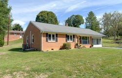 13 COUNTRY CLUB Rd, Lexington, VA 24450