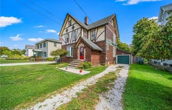 165 S Eagle Street, Geneva, OH 44041